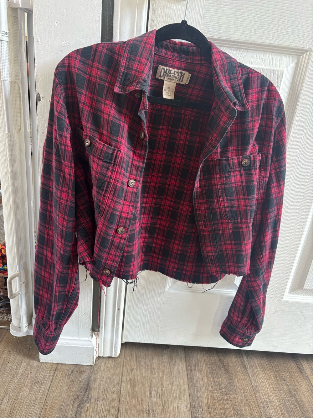 Duluth Trading Co Red Black Plaid Cropped Flannel Shirt Medium